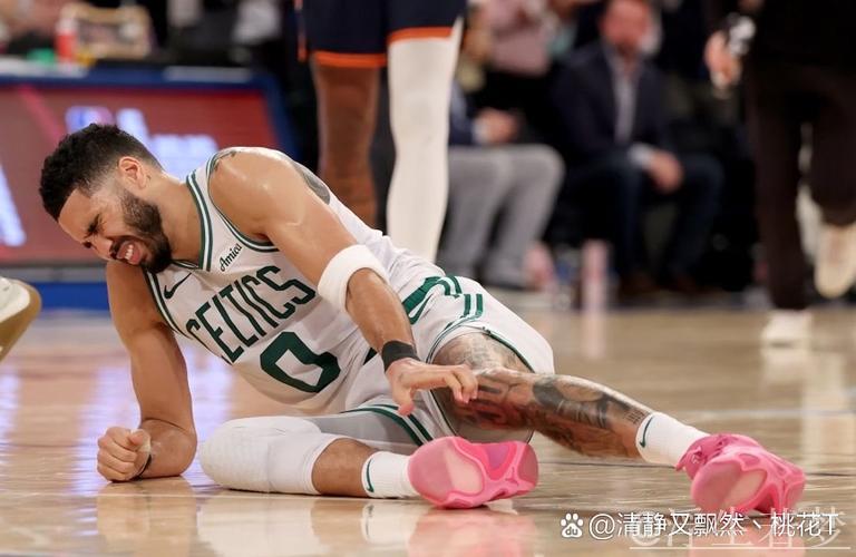 格里芬：塔图姆可能提前复出，但16个月恢复期能有效降低风险